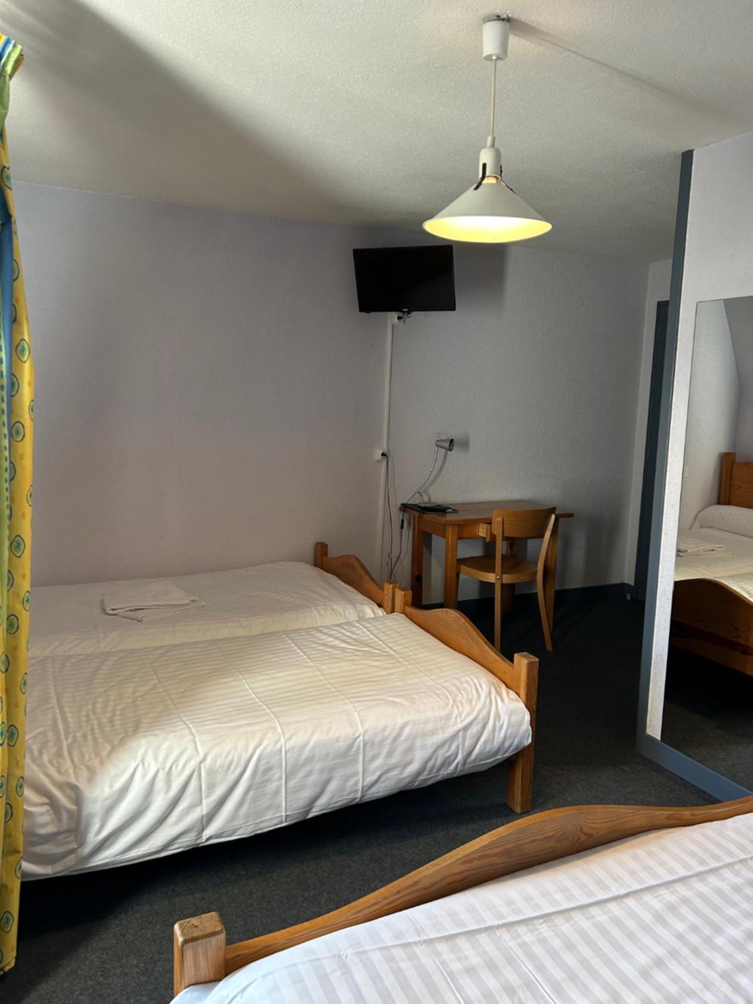 Aux Globe-Trotters Otel Murat  Dış mekan fotoğraf