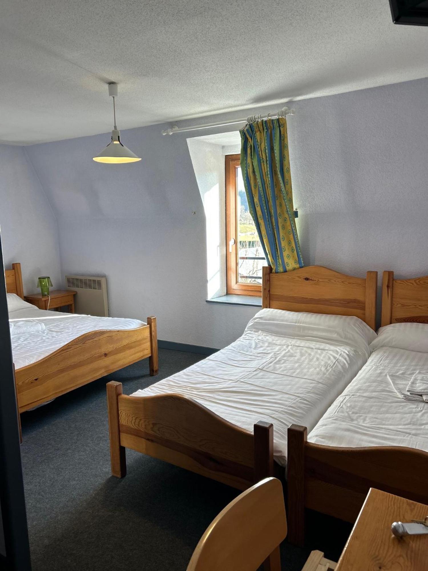 Aux Globe-Trotters Otel Murat  Dış mekan fotoğraf