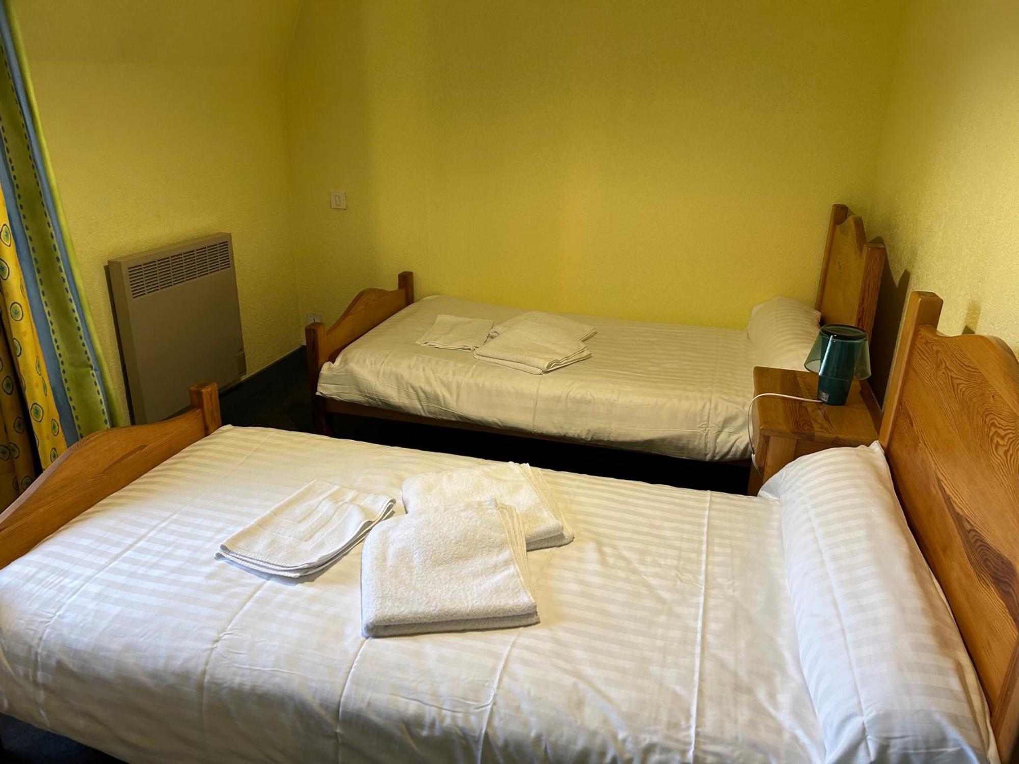 Aux Globe-Trotters Otel Murat  Dış mekan fotoğraf