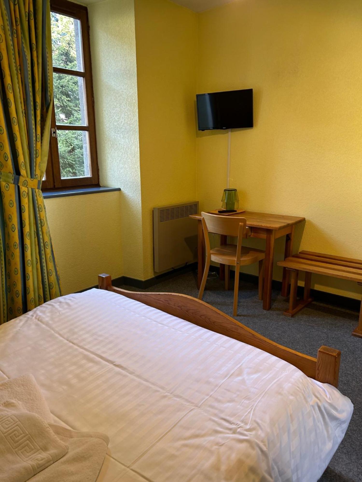 Aux Globe-Trotters Otel Murat  Dış mekan fotoğraf