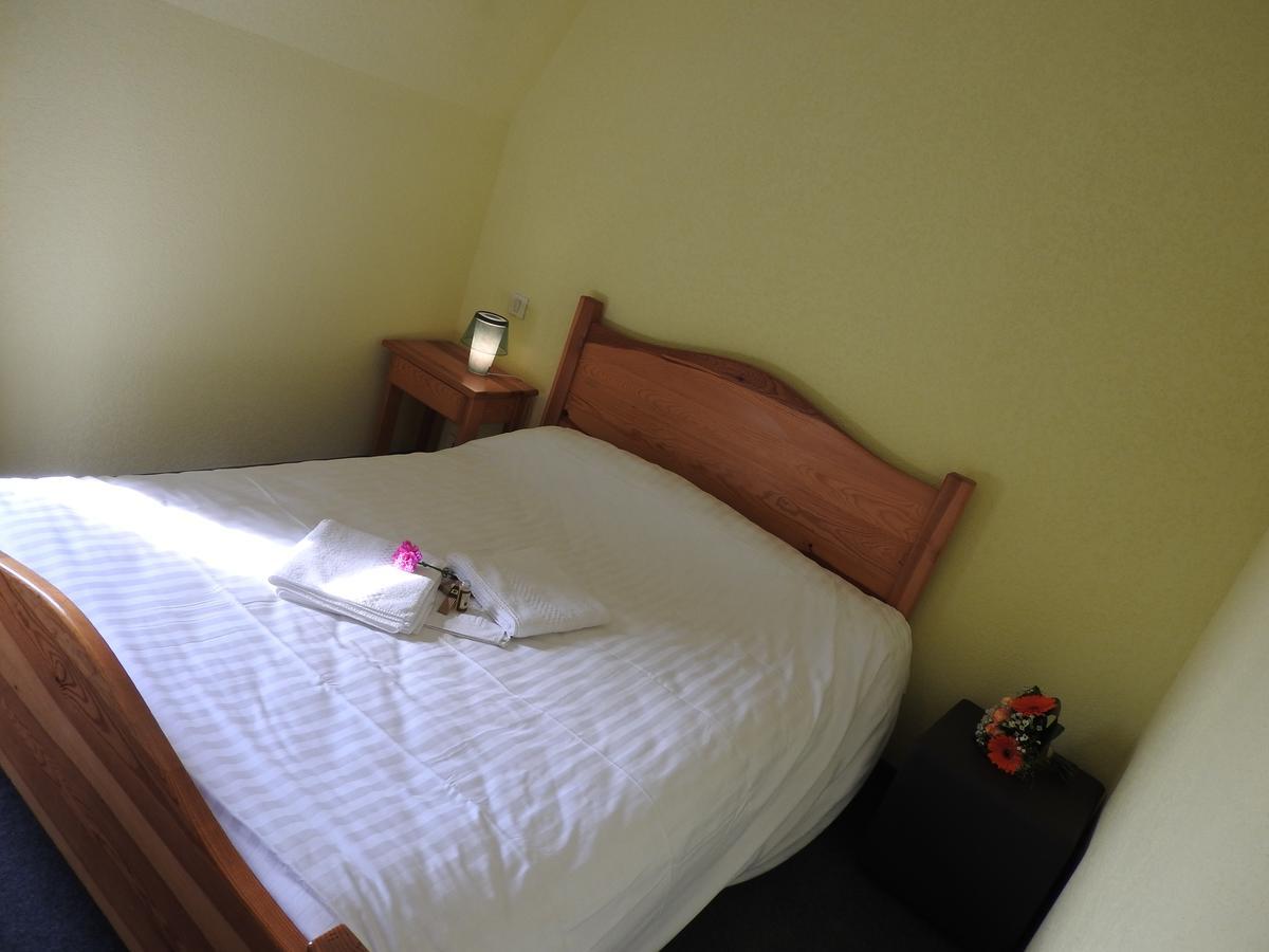 Aux Globe-Trotters Otel Murat  Dış mekan fotoğraf